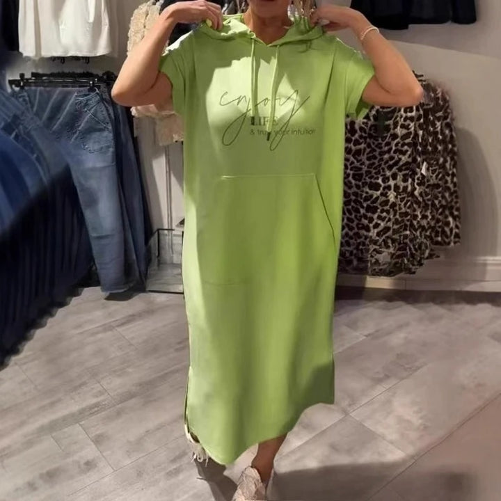 Robe à Capuche – Confort et Élégance